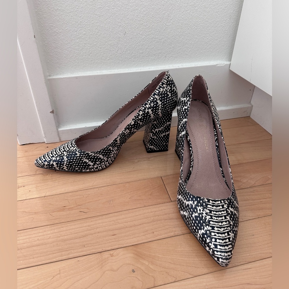 Chinese Laundry Kyra Pump